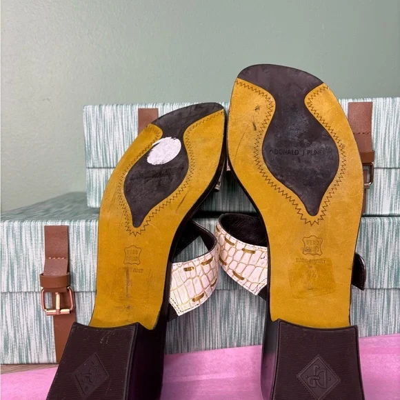 Donald J. Pliner Women's Gold and Cream Sandals - Picture 5 of 7